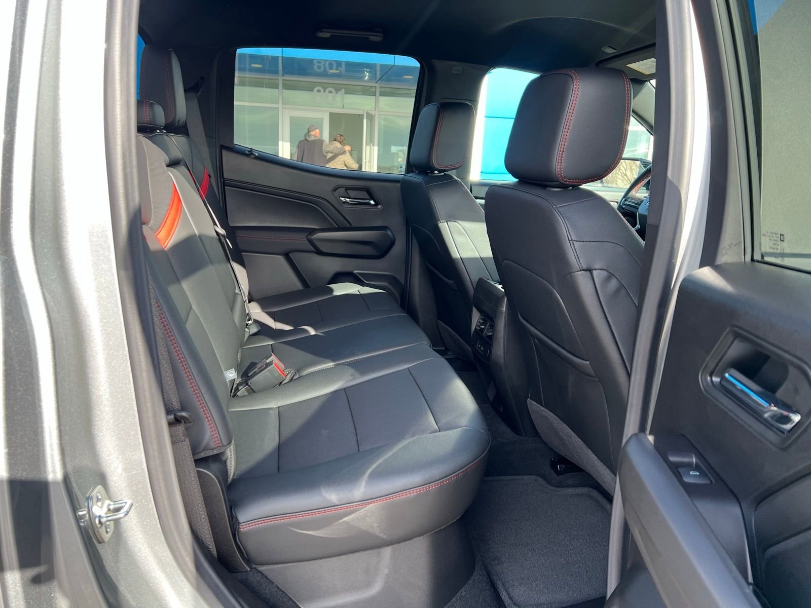 2026 Chevrolet Colorado Z71 - Photo 13