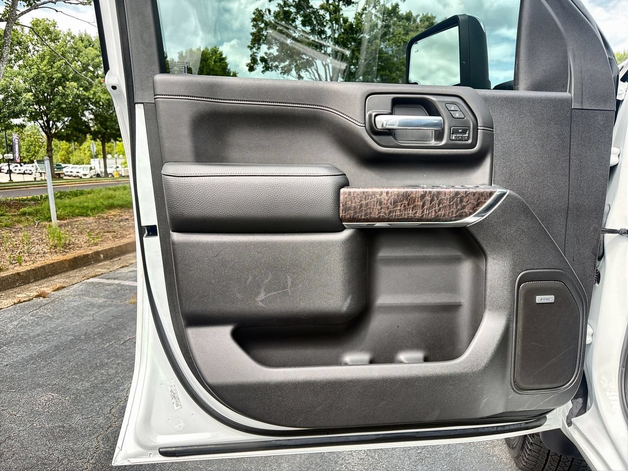 Used 2023 SUMMIT WHITE GMC Denali image 18