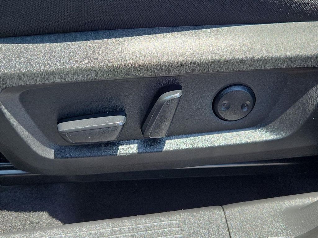 2021 Nissan Rogue SV - Photo 38