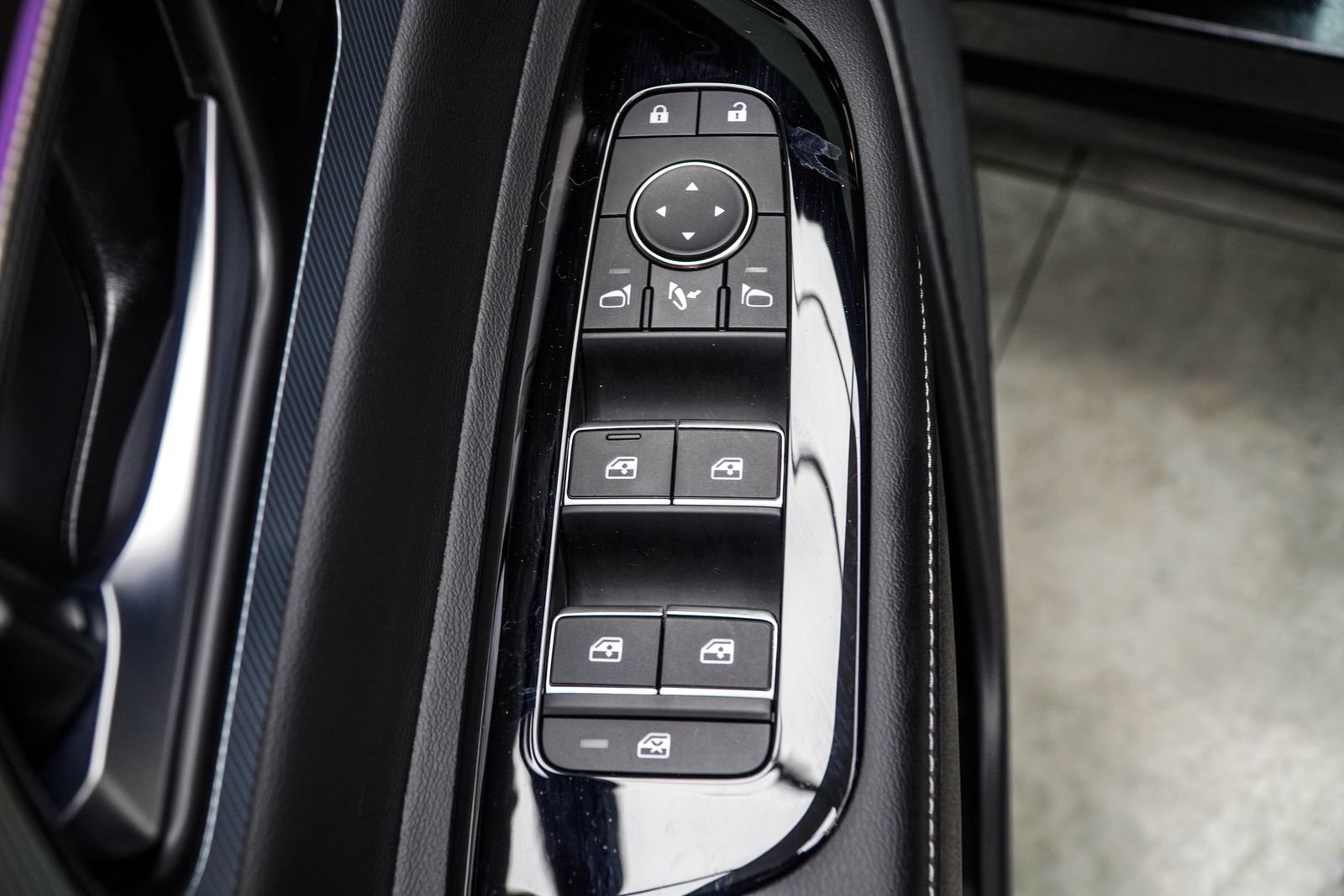 Used 2025 Black Nissan Platinum image 44