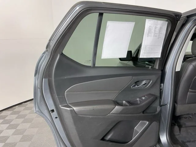Used 2020  Chevrolet RS image 28