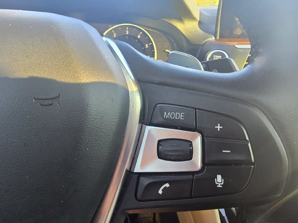 Used 2019 White BMW sDrive30i image 29