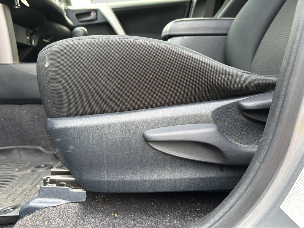 Used 2018 Silver Toyota LE image 18