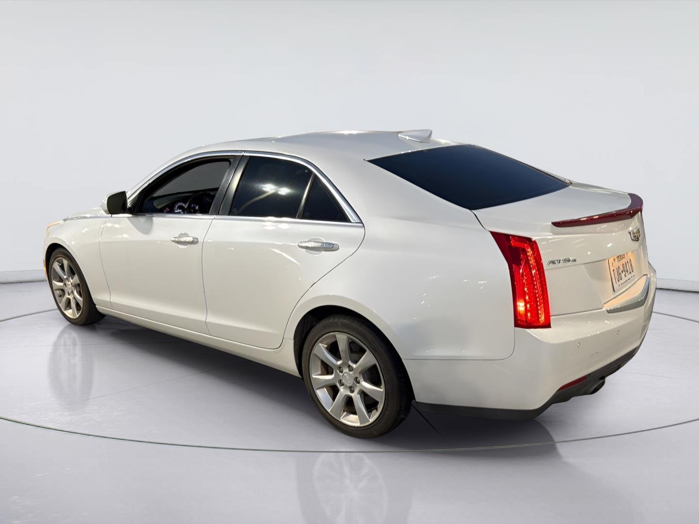 Used 2016 CRYSTAL WHITE TRICOAT Cadillac Luxury Collection AWD image 4