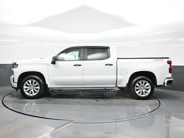 Used 2021 White Chevrolet Custom image 4