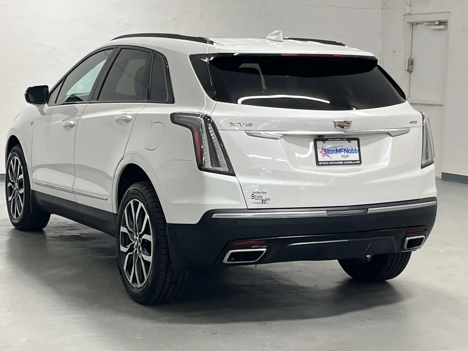 Used 2022 CRYSTAL WHITE TRICOAT Cadillac AWD Sport image 6