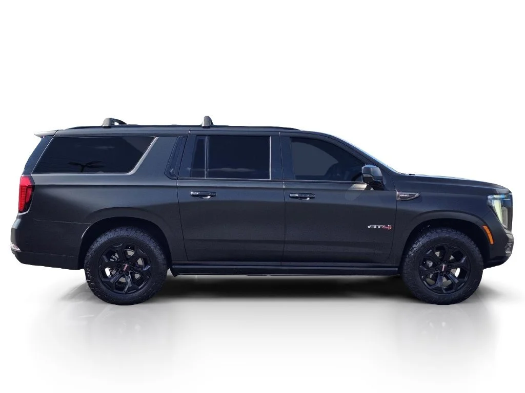 Used 2025 Onyx Black GMC AT4 Ultimate image 8