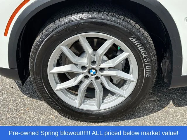 Used 2020 Black BMW xDrive40i image 13
