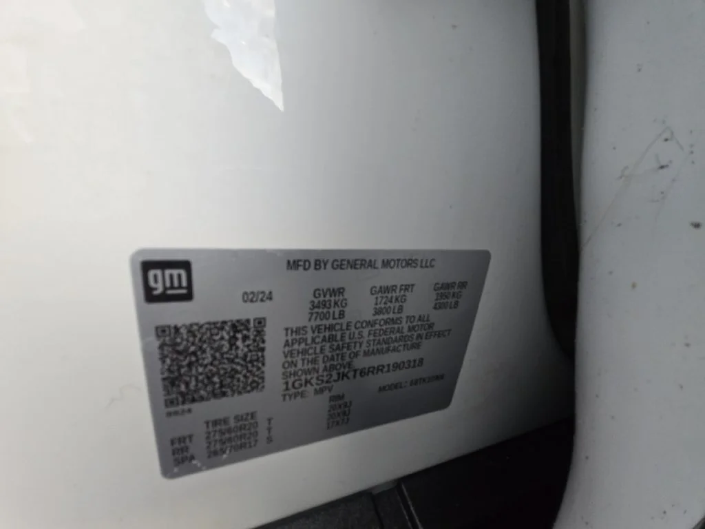 Used 2024 Summit White GMC Denali image 31