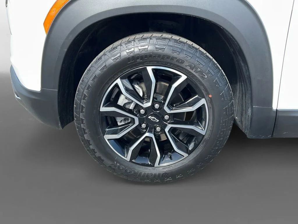 Used 2024 Summit White Chevrolet ACTIV image 14