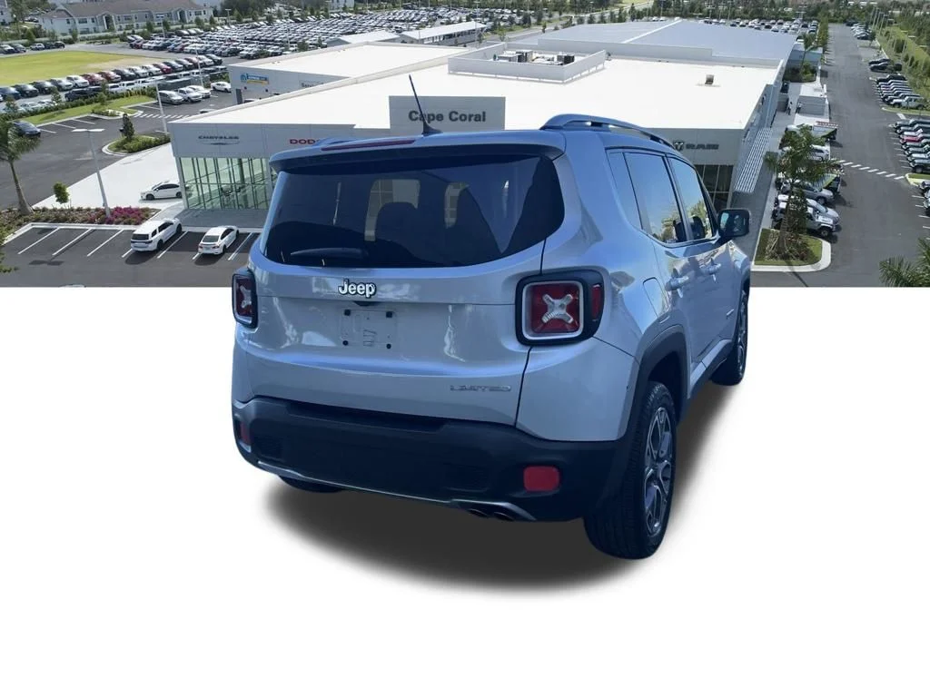 Used 2015 Silver Jeep Limited image 22