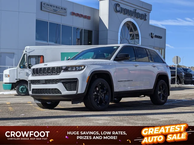 2026 Jeep Grand Cherokee Altitude - - Power Sunroof - 20 Gloss Black Wheels - Capri Leatherette/Suede - Remote Start & More!