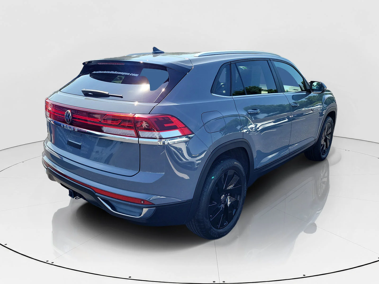Used 2024 Gray Volkswagen 2.0T SE w/Technology image 32