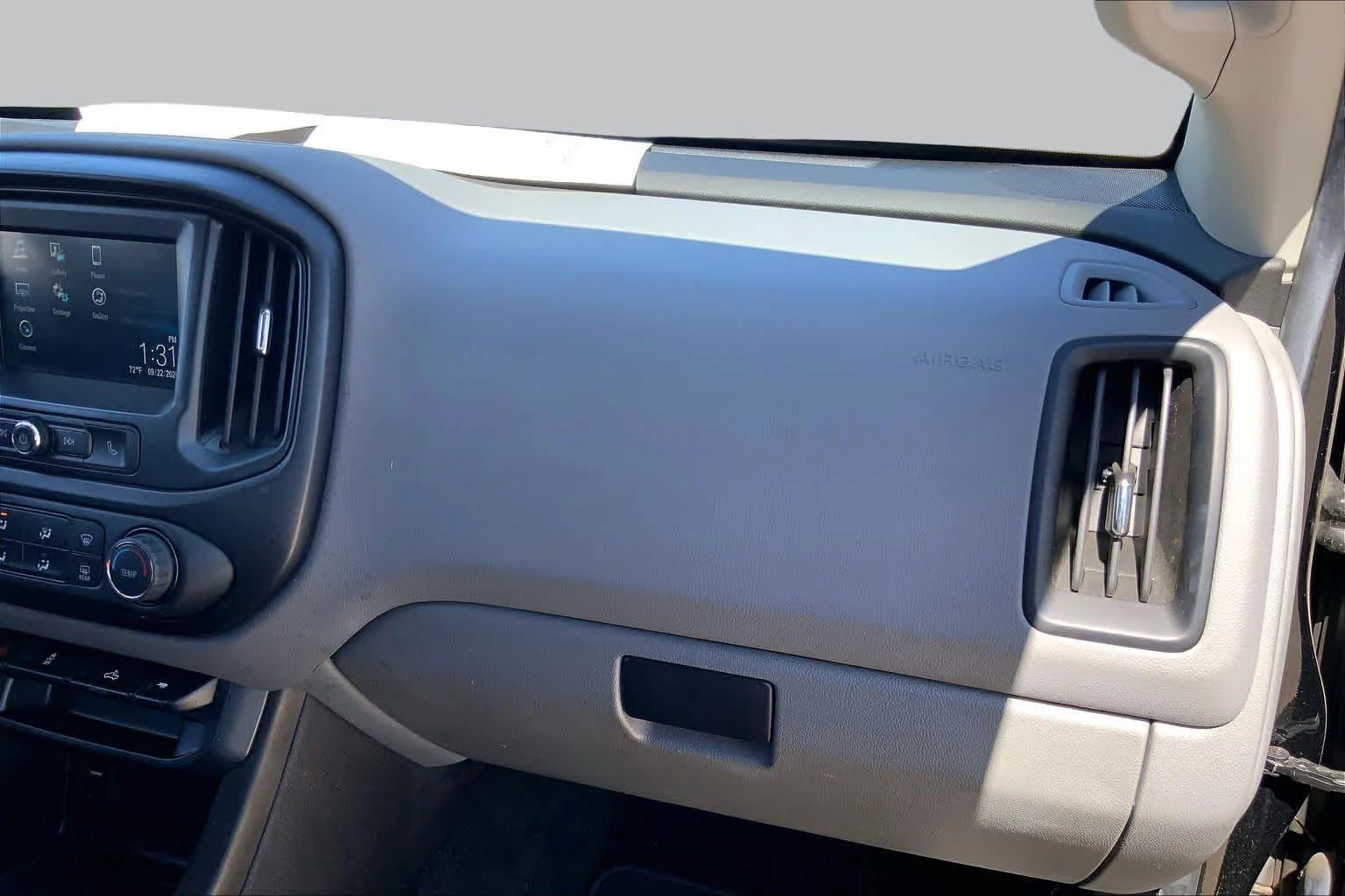 Used 2018 ONYX BLACK GMC 2WD image 17