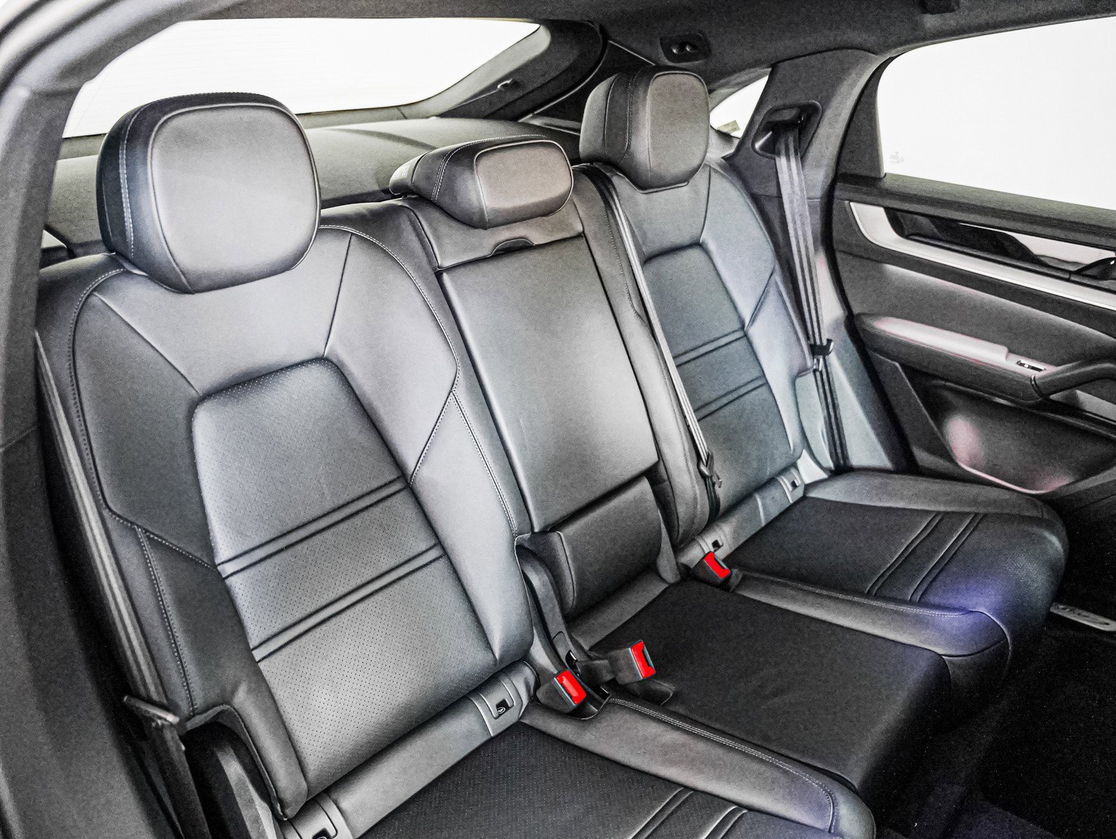 2026 Porsche Cayenne Coup E-Hybrid - Photo 6
