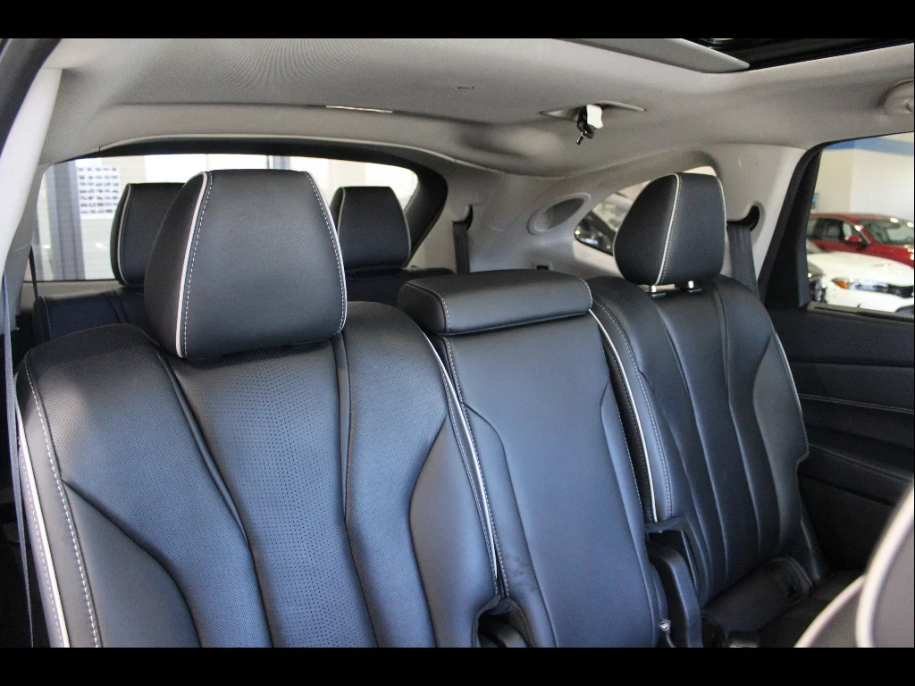 Used 2023 Platinum White Pearl Acura SH-AWD w/Advance image 22