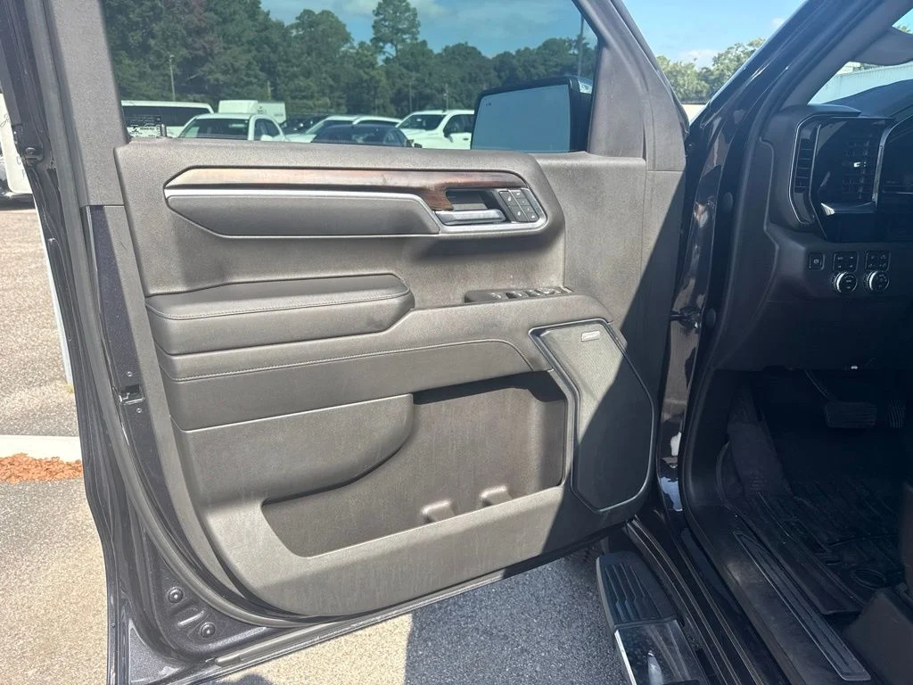 Used 2022 Silver GMC SLT image 7