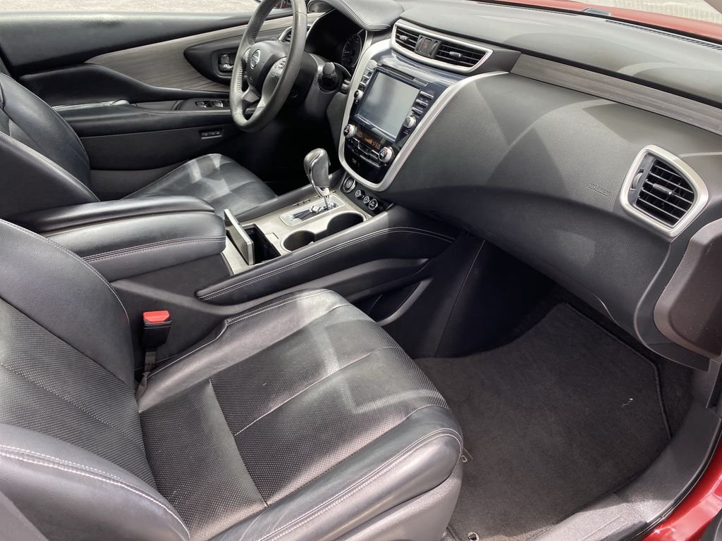 Used 2016 Cayenne Red Metallic Nissan Platinum image 32