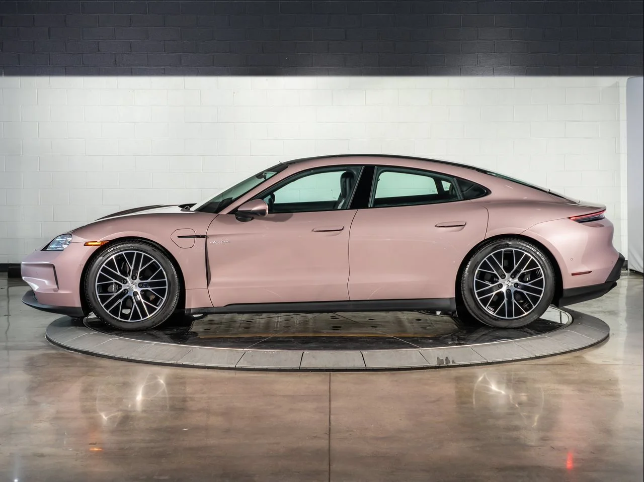Used 2025 Red Porsche 4 image 2