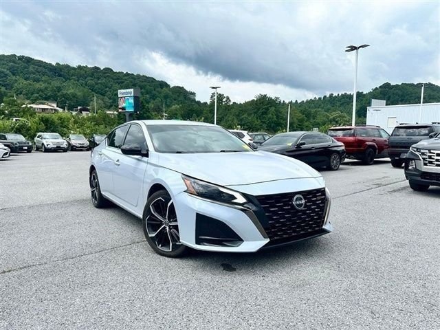 Used 2023 Gray Nissan 2.5 SR image 1