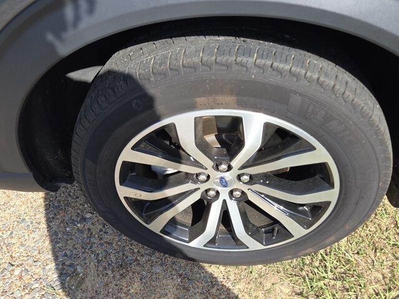 Used 2025 Carbonized Gray Metallic Ford ST-Line image 18