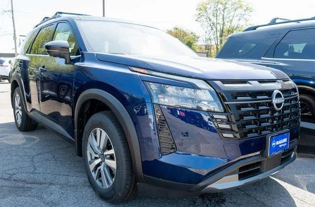 New 2026 Deep Ocean Blue Pearl Nissan SL image 3