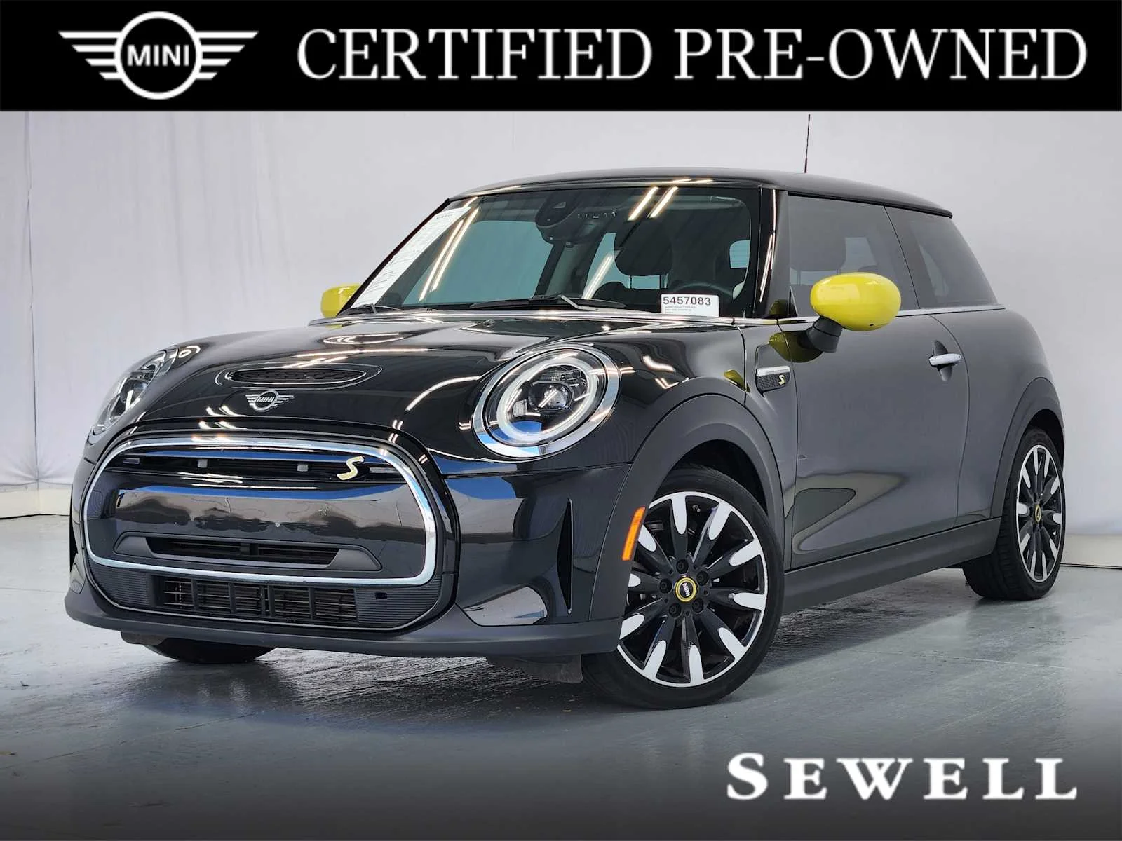 2023 MINI Hardtop Cooper SE's photo