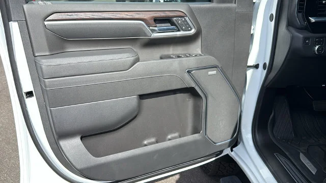 New 2026 Summit White GMC SLT image 24