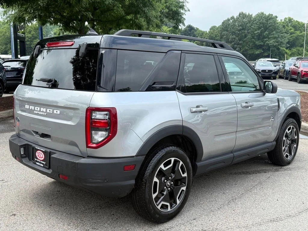 Used 2023 Silver Ford Outer Banks image 10
