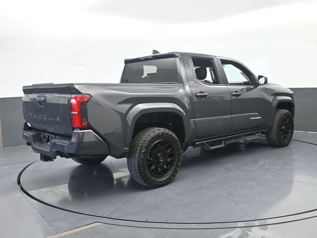 Used 2025 Underground Toyota SR5 image 6
