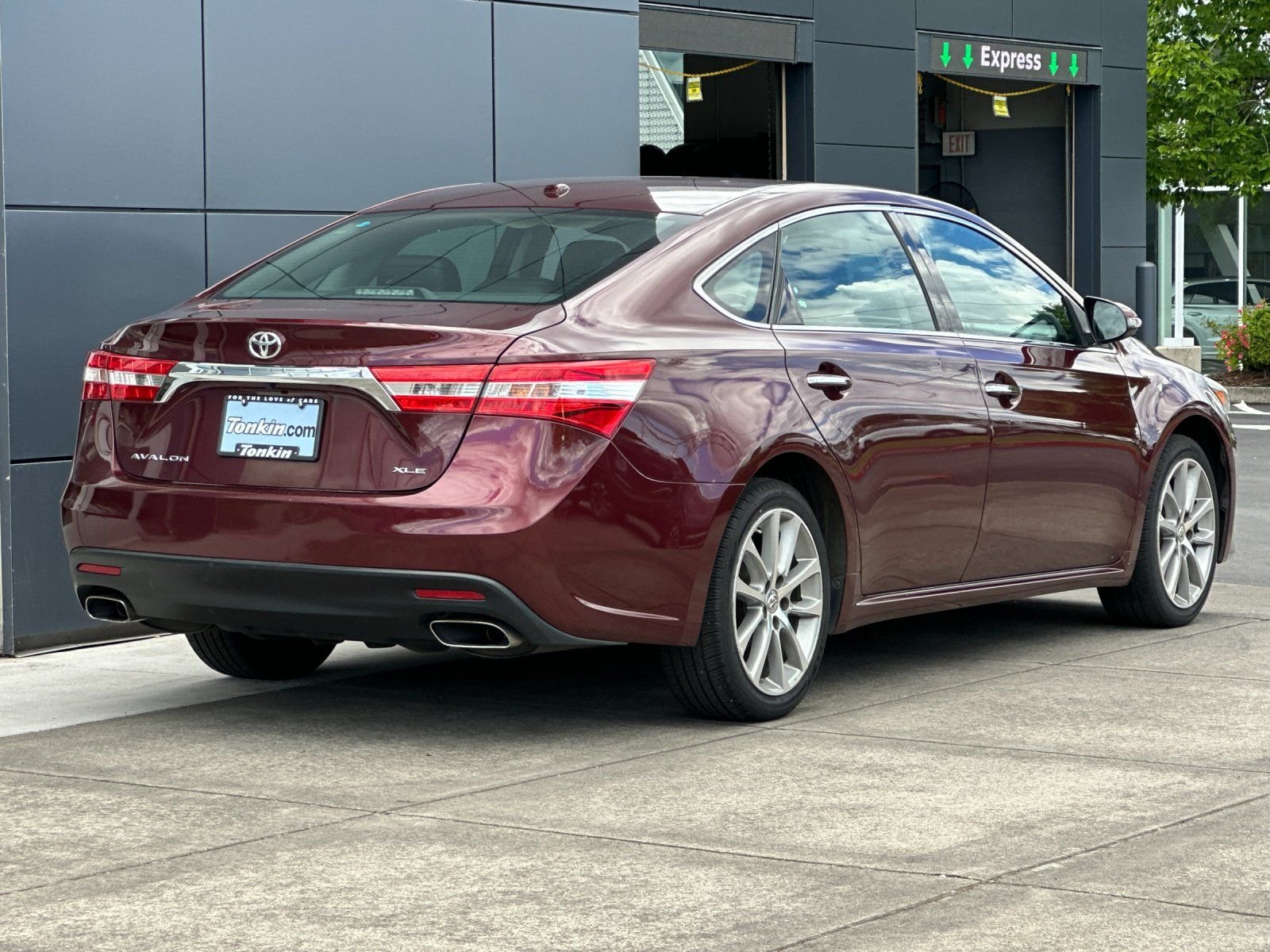 Used 2015 Mica Toyota XLE Touring image 3