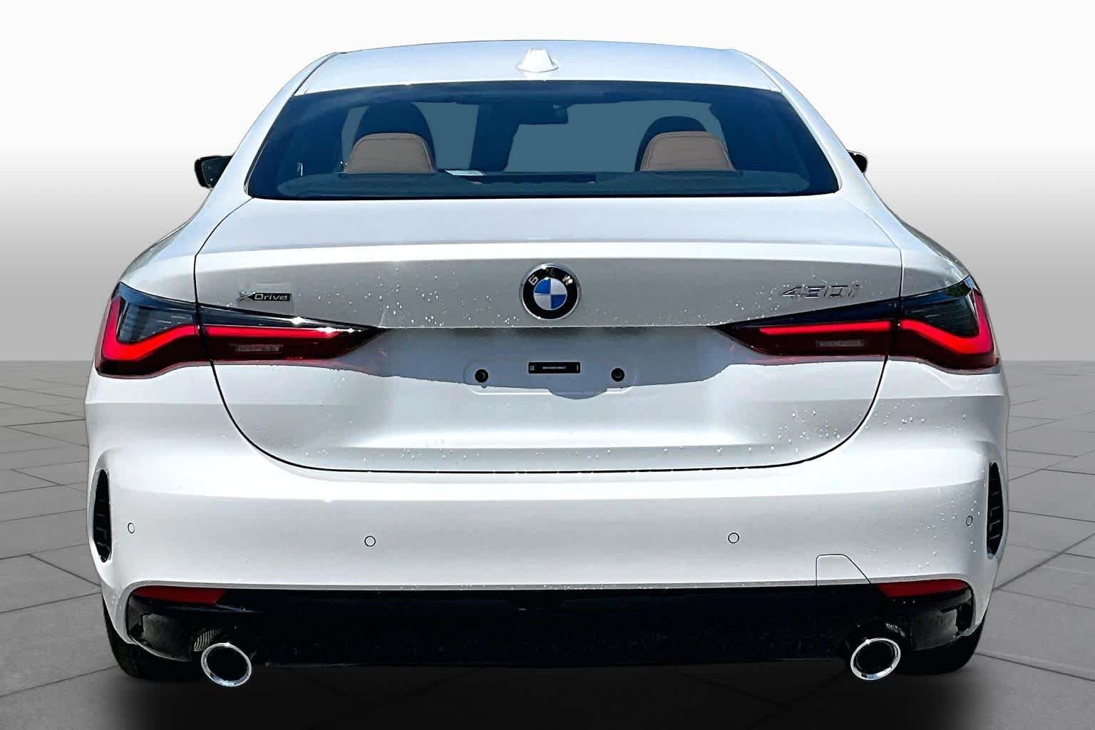 New 2026 Mineral White Metallic BMW 430i xDrive image 4