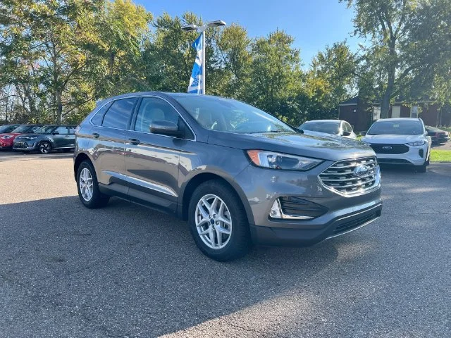 Used 2022 Gray Ford SEL image 18
