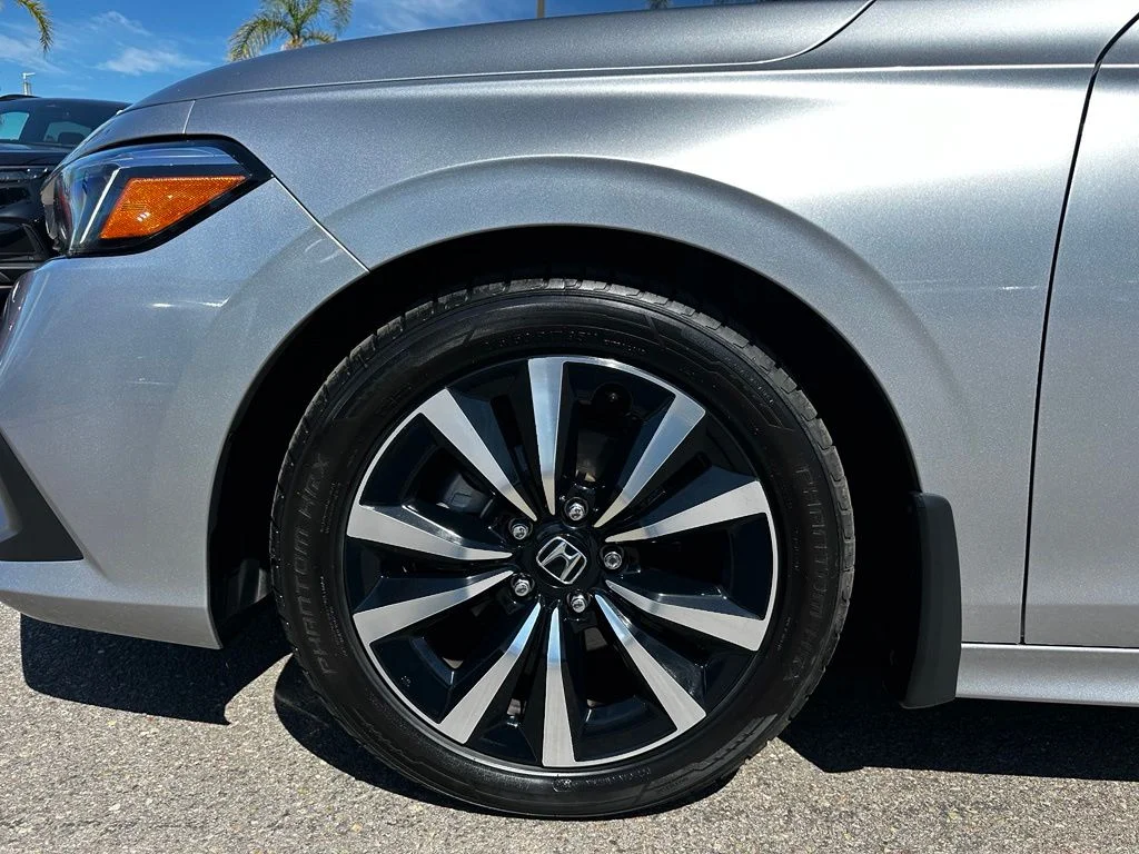 Used 2024  Honda EX image 6