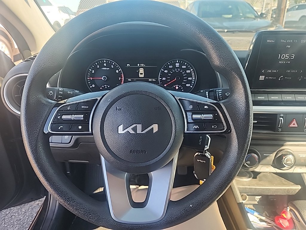 Used 2023 Black Kia LXS image 21