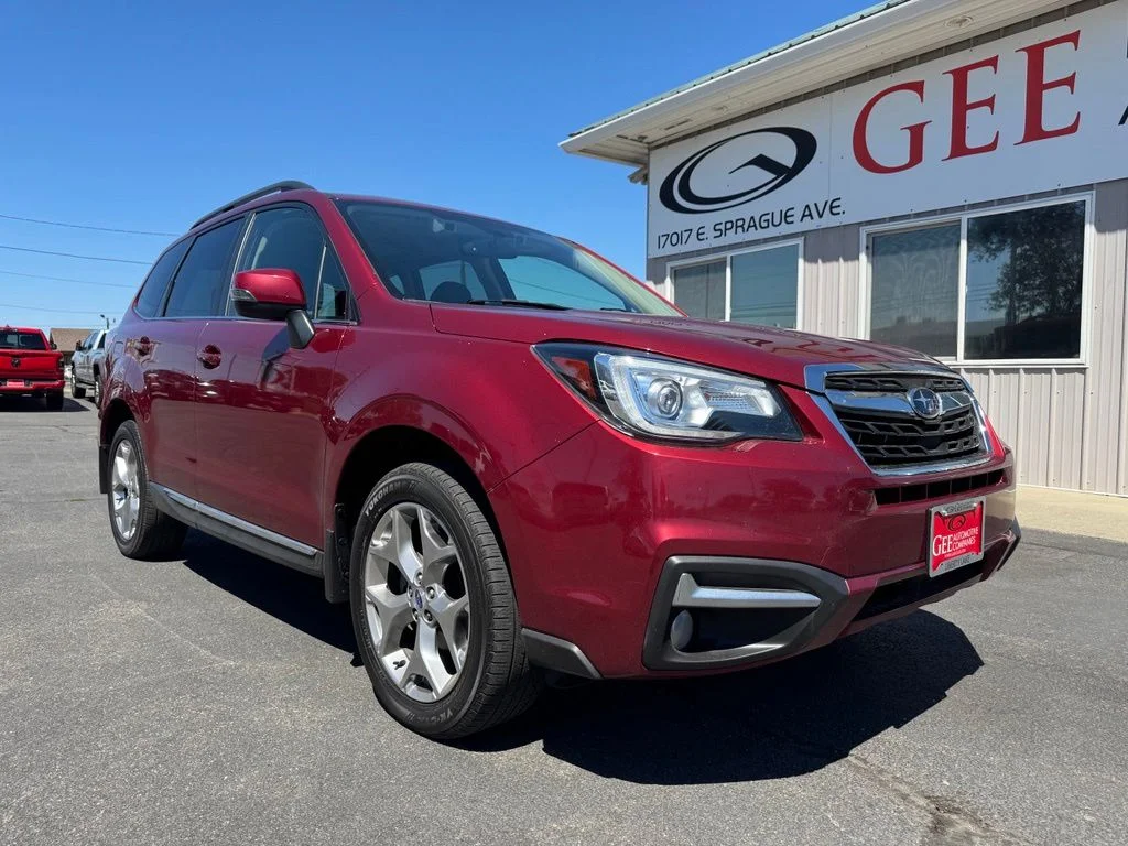 Used 2018 Red Subaru 2.5i Touring image 9