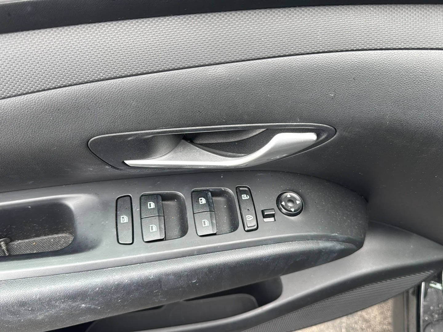 Used 2024 Black Pearl Hyundai SE image 12