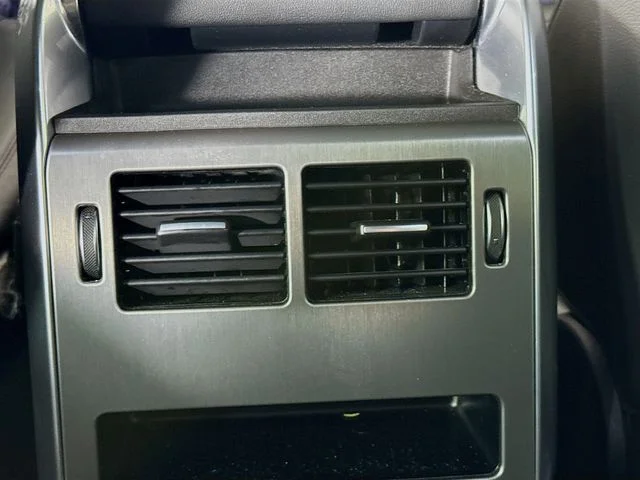 Used 2021 Silver Land Rover SE image 26