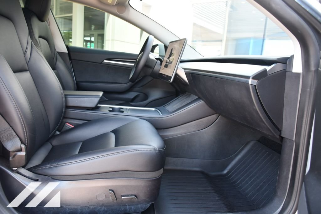 Used 2022  Tesla Base Electric image 25