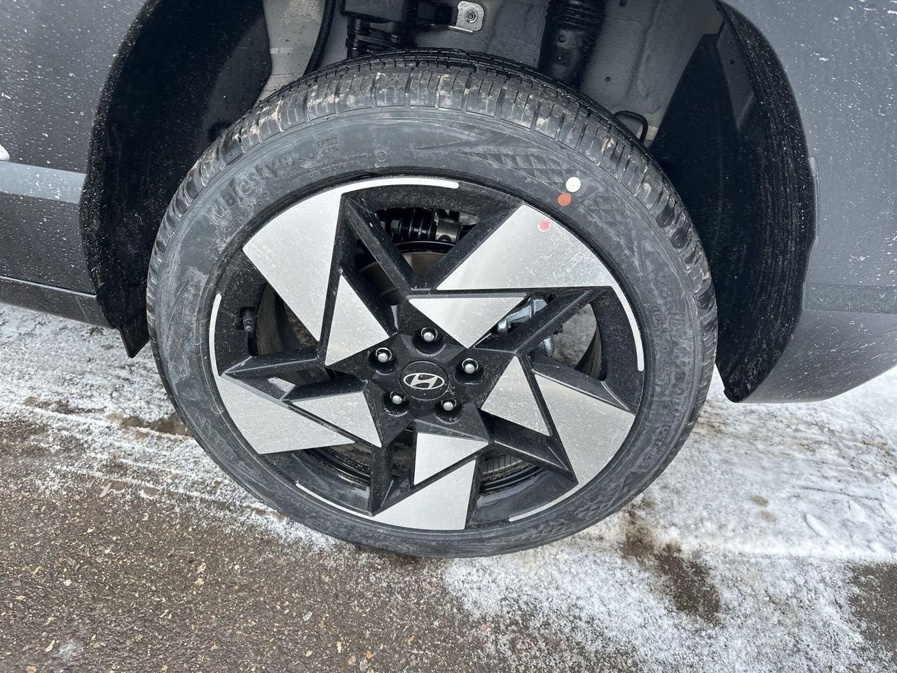 2026 Hyundai Kona Limited - Photo 9