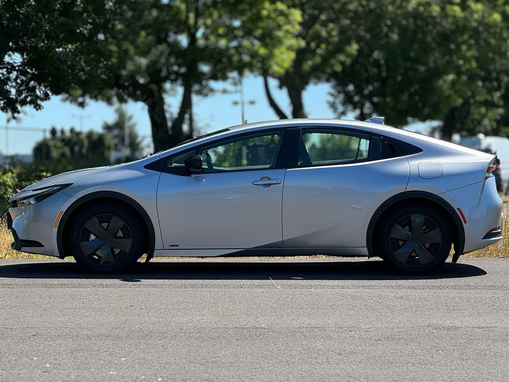 Used 2025 Cutting Edge Toyota LE image 4