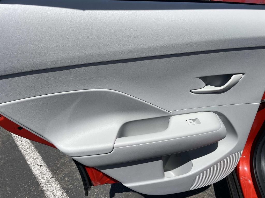 2025 Hyundai Kona SE - Photo 20