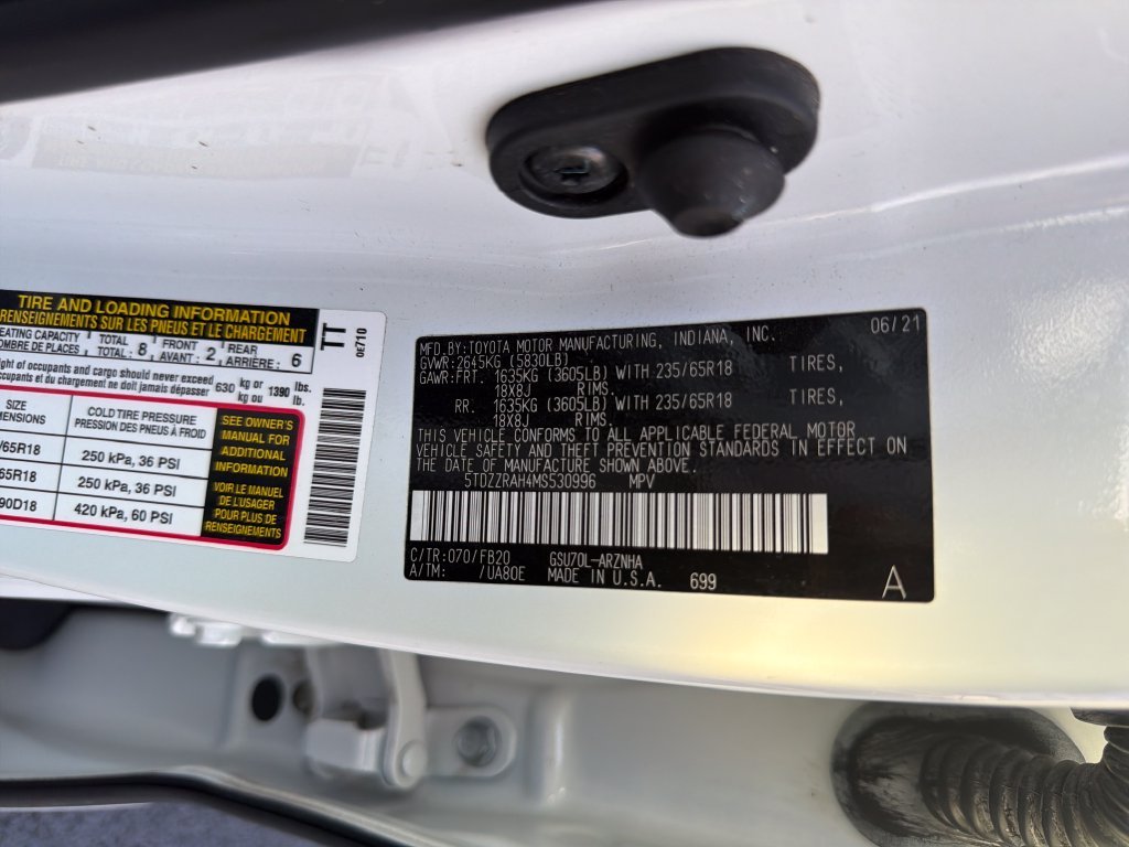 Used 2021 White Toyota LE image 22