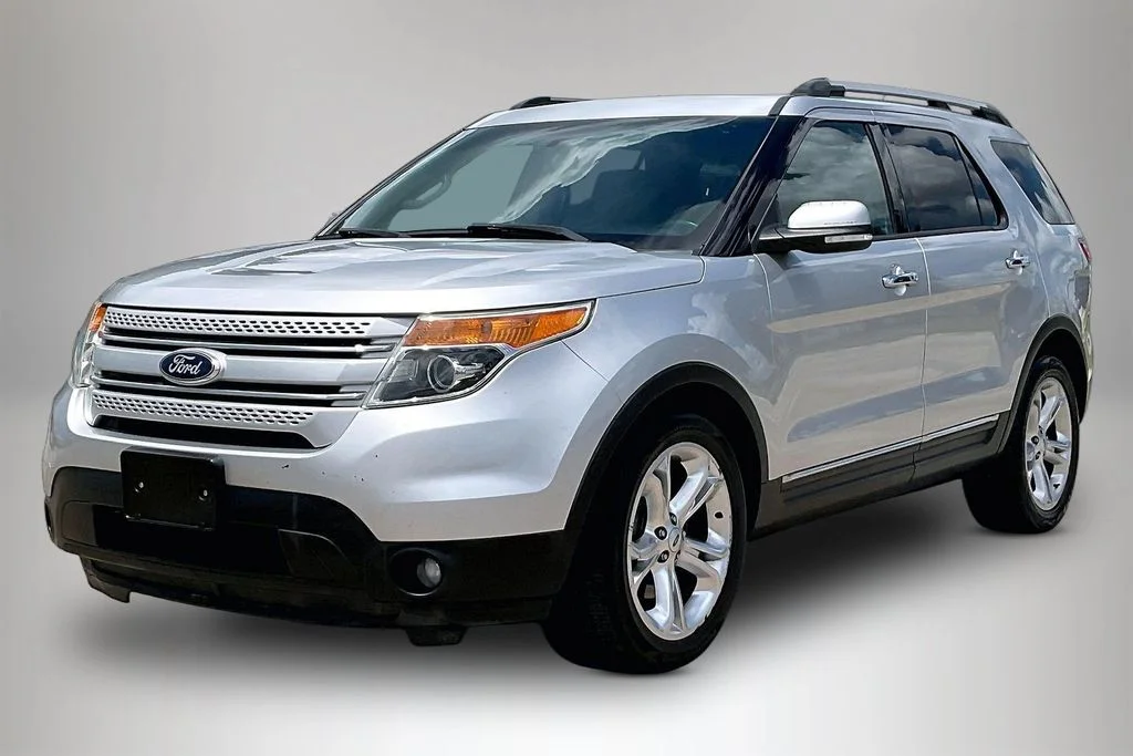 Used 2013 Silver Ford Limited image 2