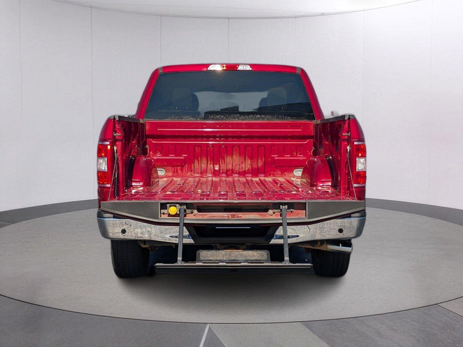 Used 2018 Ruby Red Metallic Tinted Clearcoat Ford XLT image 5