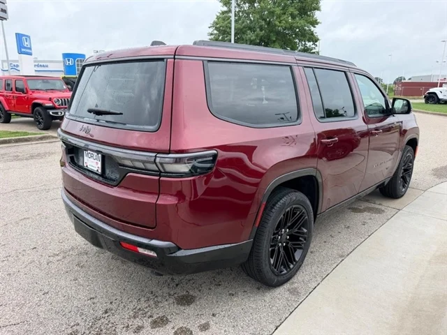 New 2026 Velvet Red Pearl-Coat Exterior Paint Jeep Limited Reserve image 4