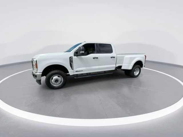 Used 2026 White Ford XLT image 4