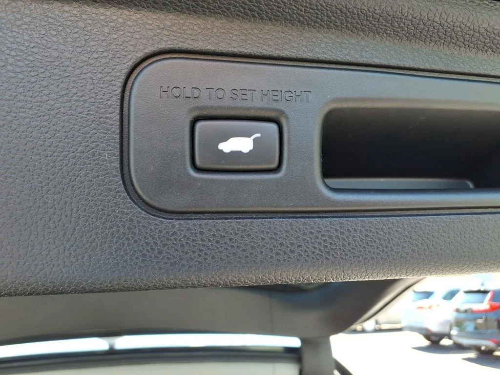 Used 2023 Black Honda EX-L image 25