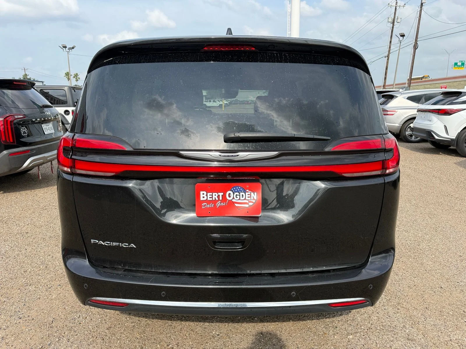 Used 2023 Black Chrysler Touring L image 4