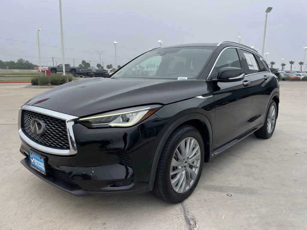 Used 2023 Black INFINITI LUXE image 6
